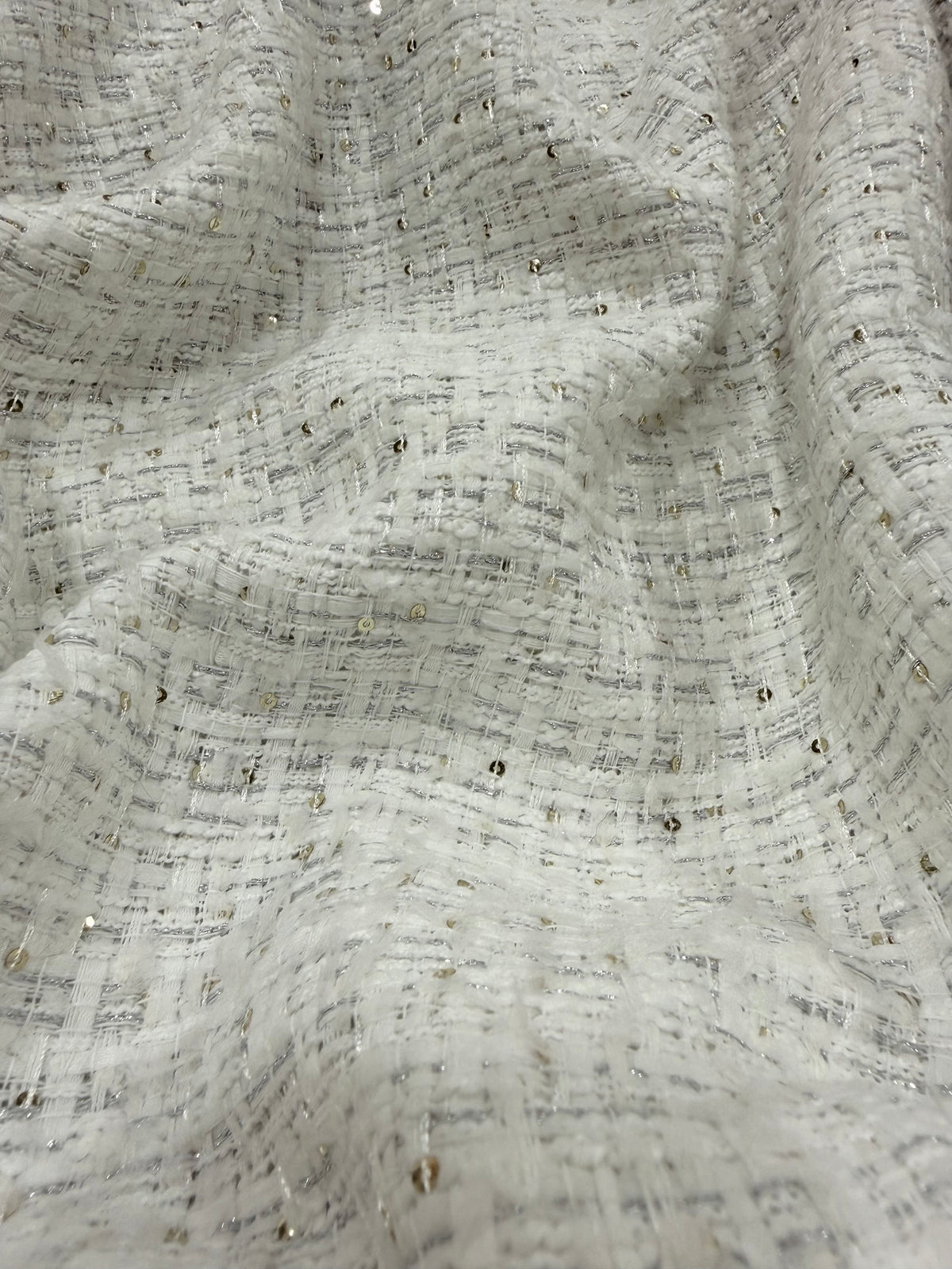 Pliegues del tweed blanco con lurex plata y lentejuela