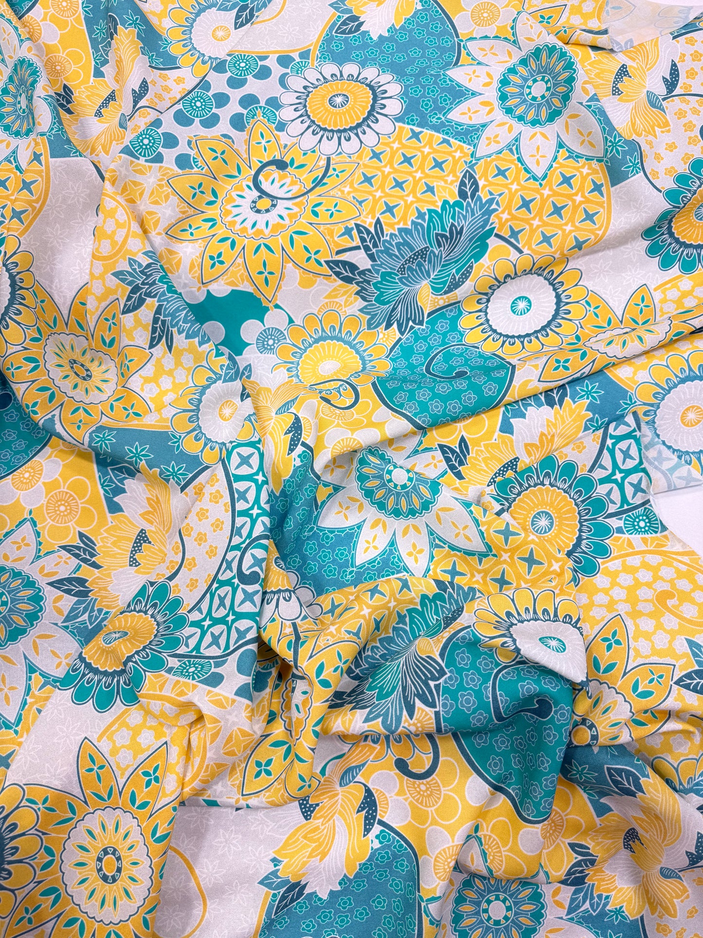 MANDALA YELLOW FLORAL