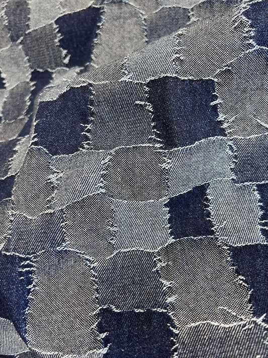 Detalle de los retales de denim patchwork