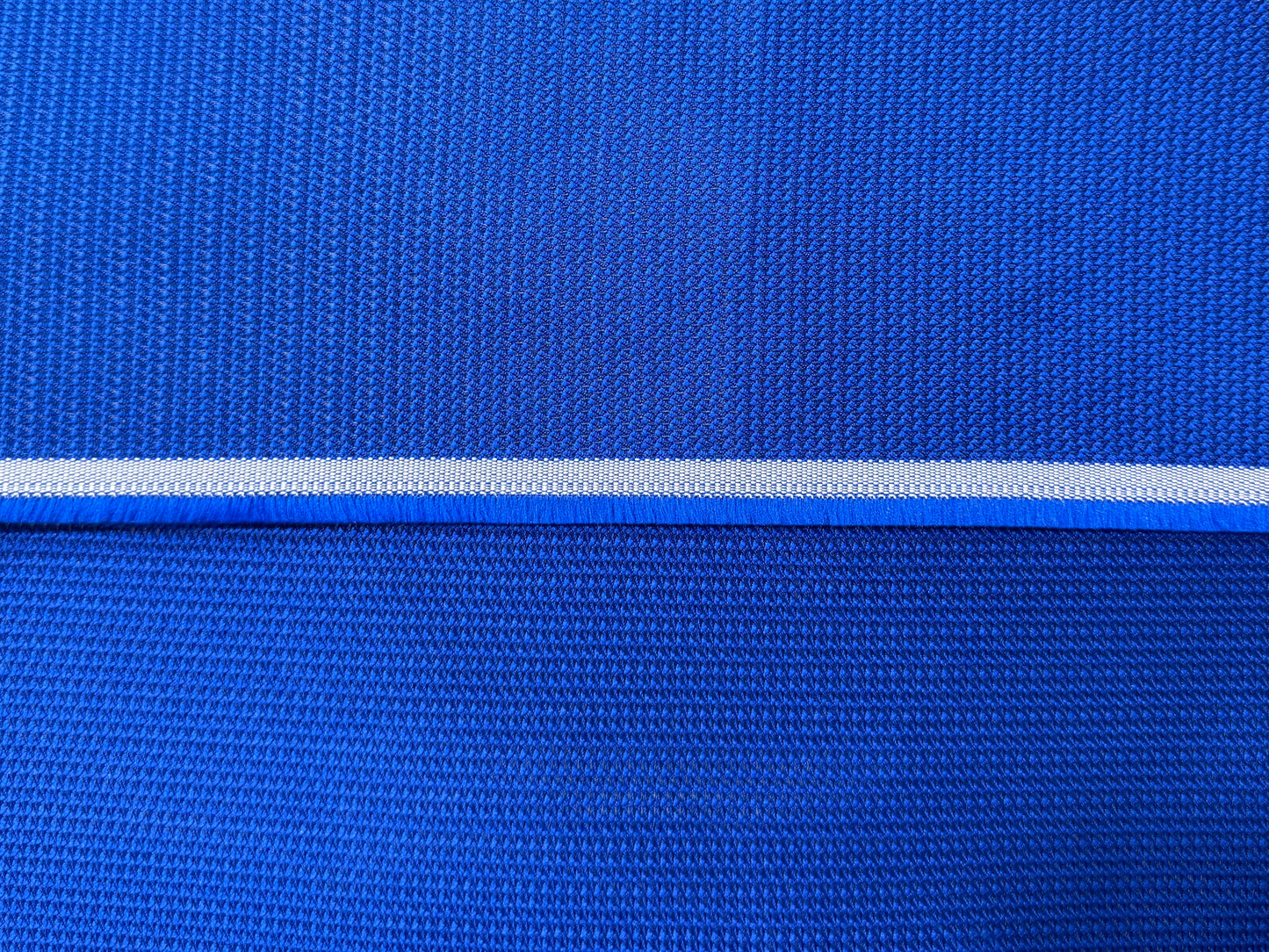 Textura granulado pequeño mikado liso azul klein