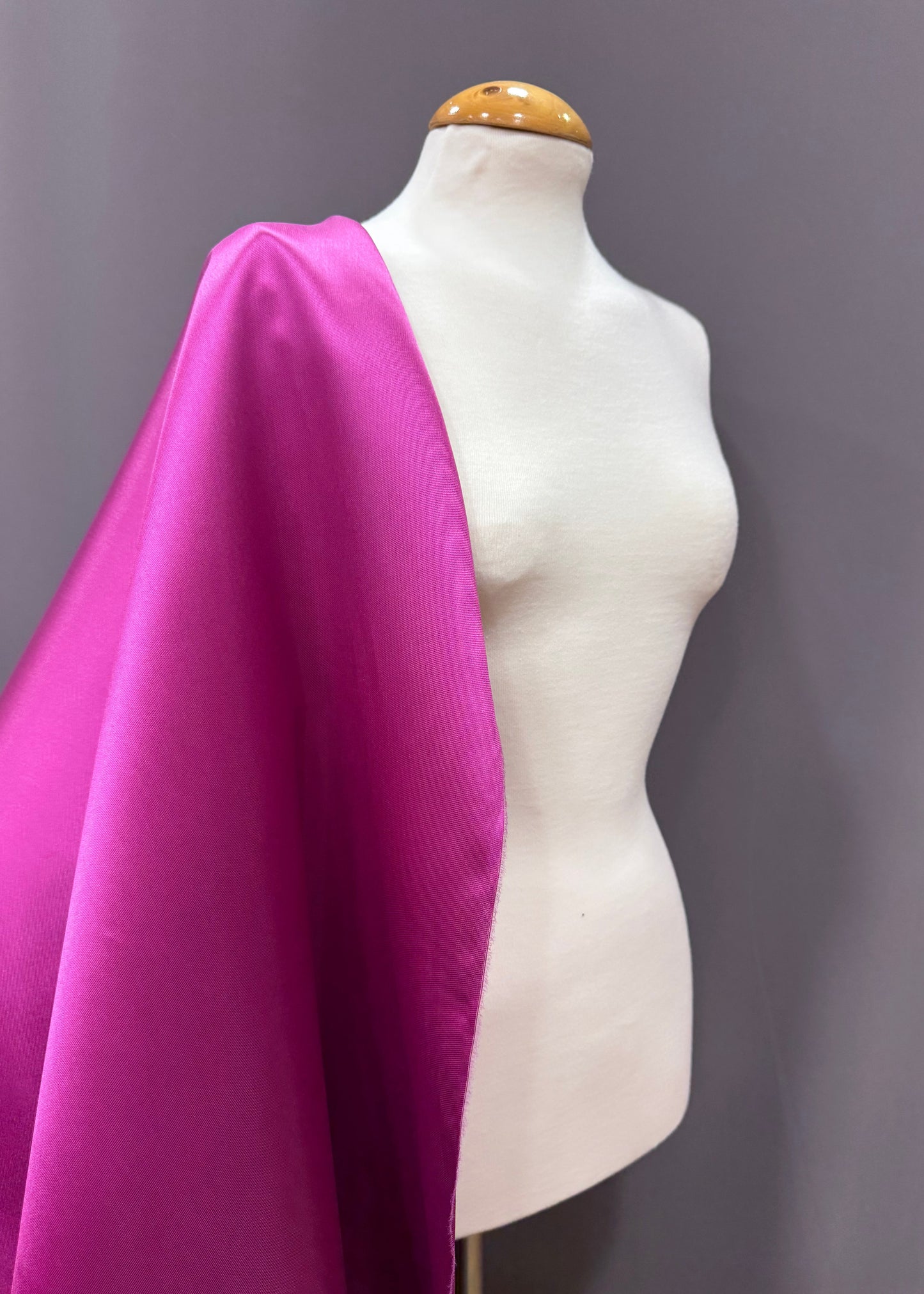 Mikado liso buganvilla maniquí