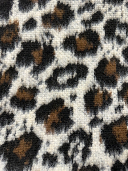 Tela granulado estampado leopardo, detalle de la caída del tejido - Arte con Telas
