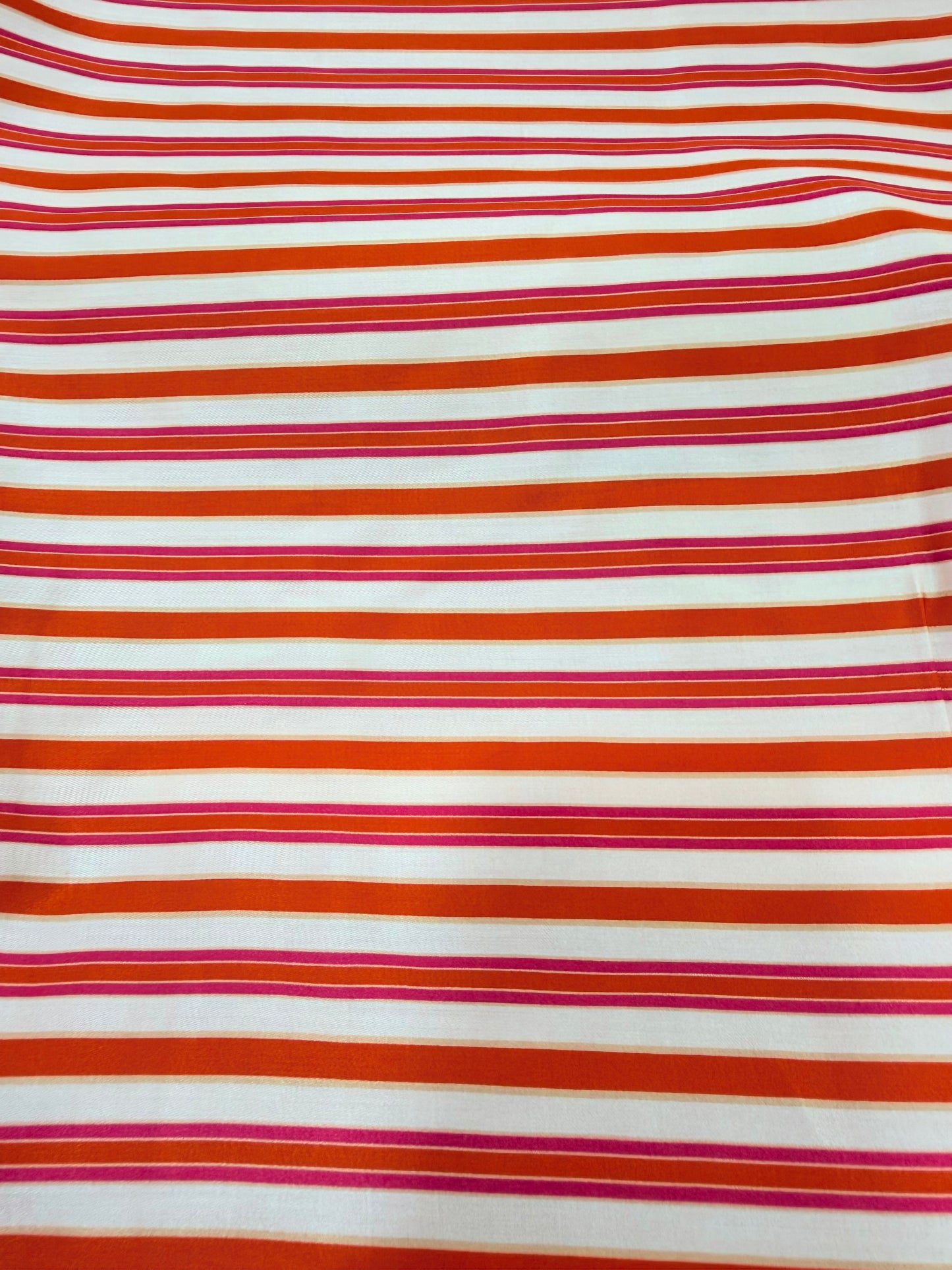Rayas fucsia y naranja