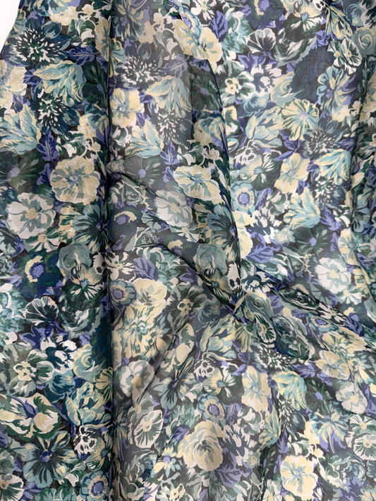 GASA ESTAMPADA FLORES AZULES