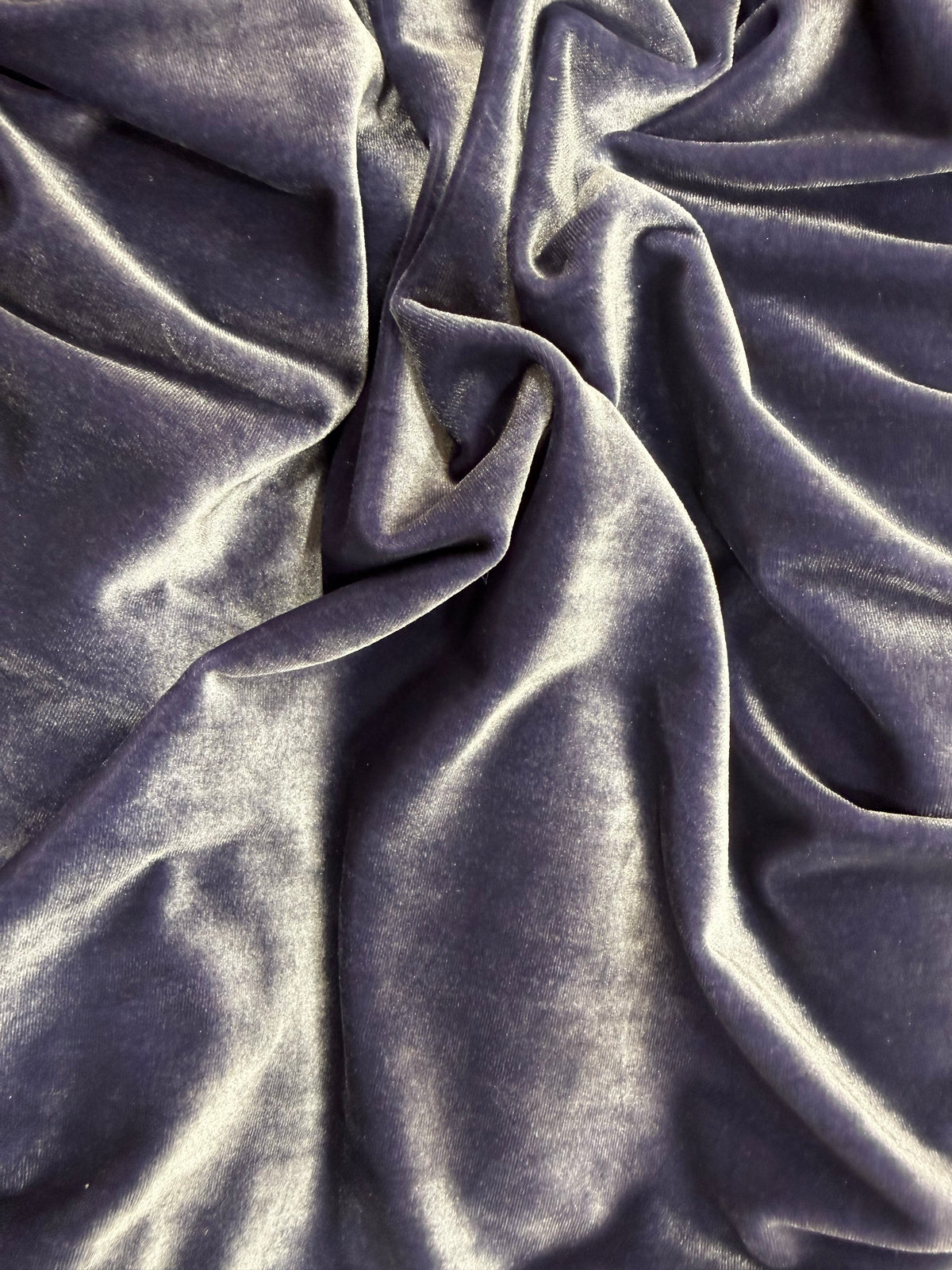 Tela terciopelo color lavanda, pliegues de la tela - Arte con Telas
