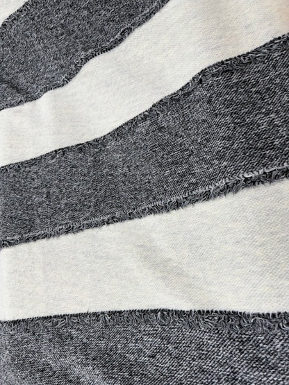 Tela de paño Abrigo Rayas, primer plano de la textura y el borde de la raya - Arte con Telas