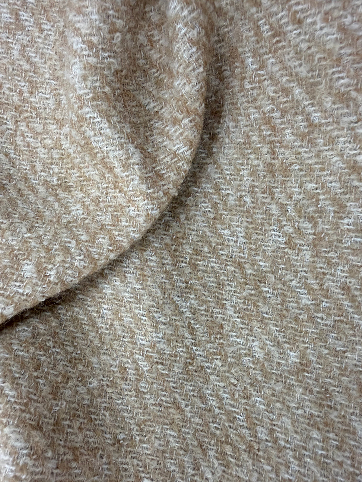 Detalle de la caída del tejido