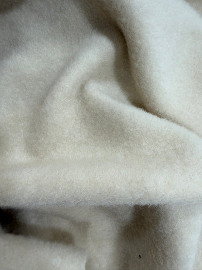 Tela de pelo Ovejita blanco roto, pliegues de la tela - Arte con Telas