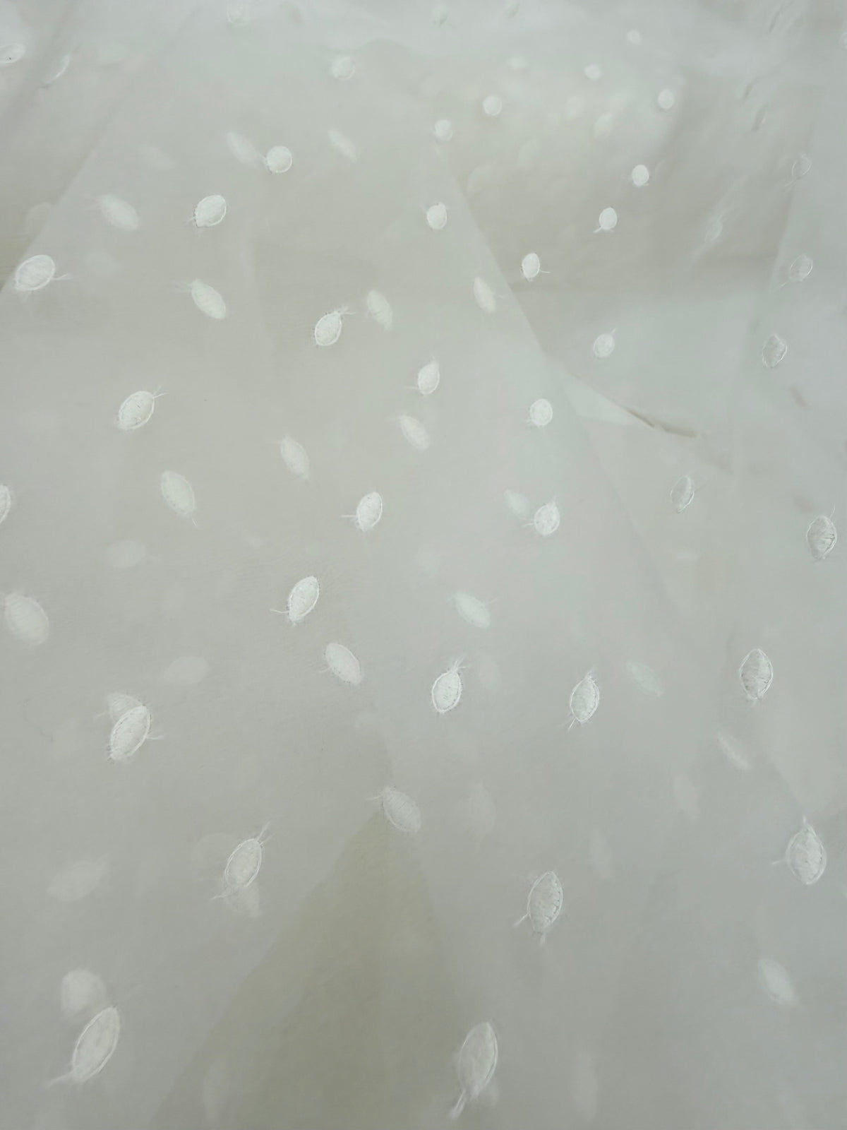 Tela organza de seda bordada con topos - Arte con Telas