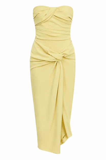 Tela de crepe mate en vestido color limonada 