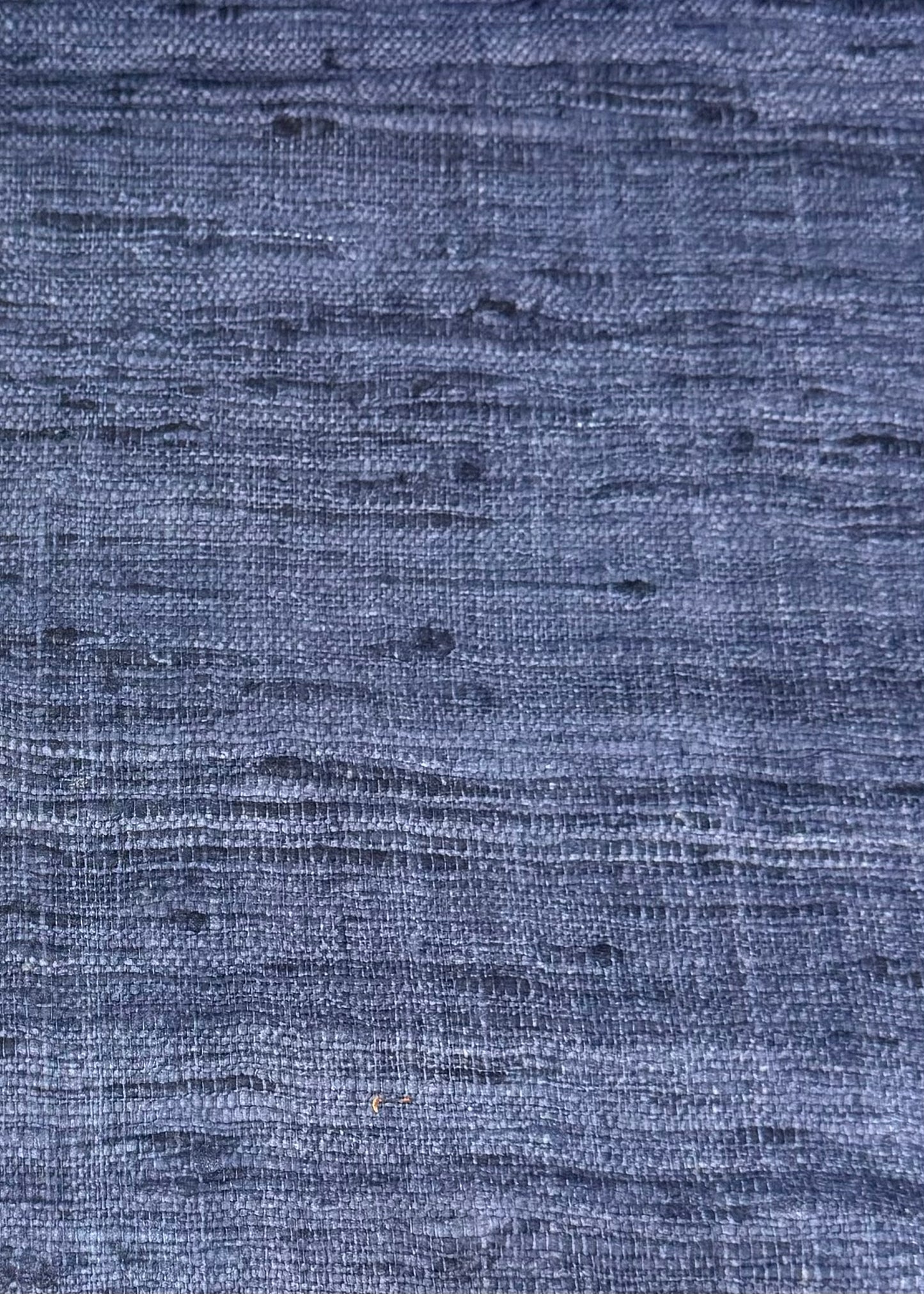 Detalle azul oscuro seda rustica