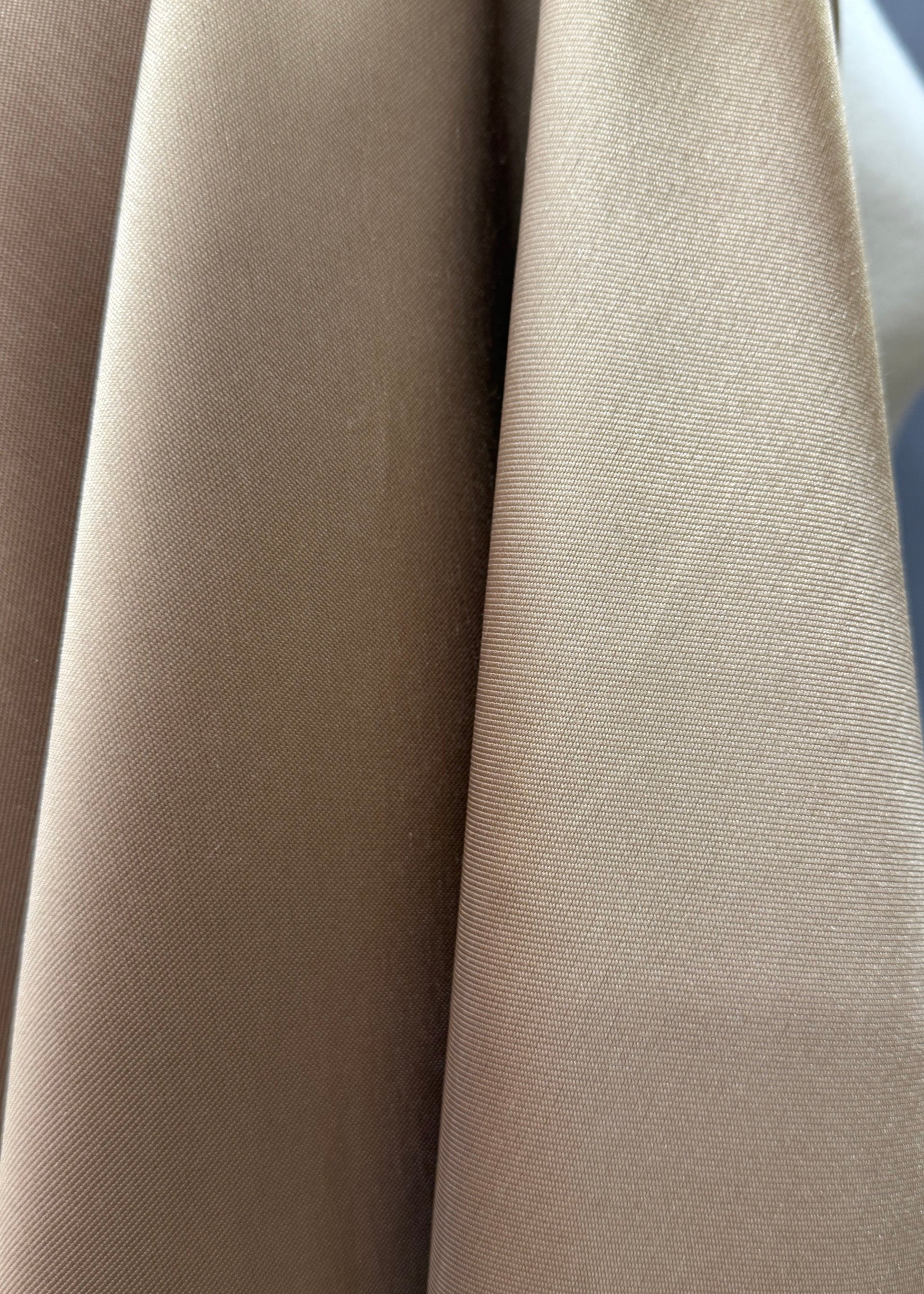 Textura mikado liso color oro viejo