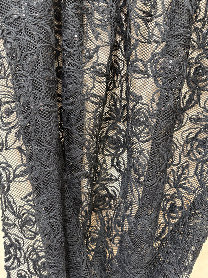 tela de encaje negro floral bordado