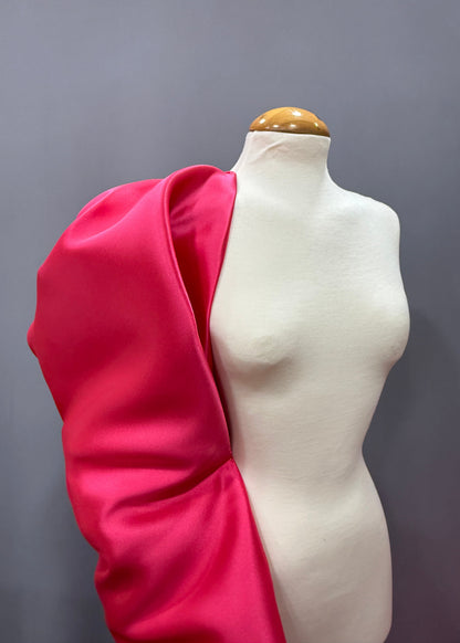 color fucsia mikado liso volumen manga vestido invitada elegante