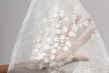ORGANZA SEDA BORDADA FLORES