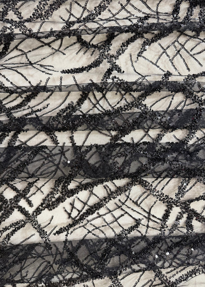 textura tul bordado pedreria negra